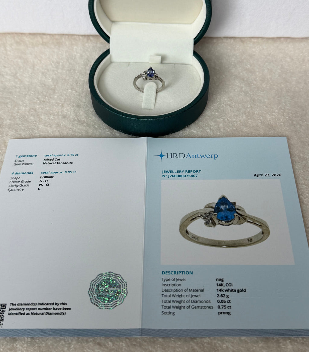 Gold ring with diamonds and tanzanite-certified