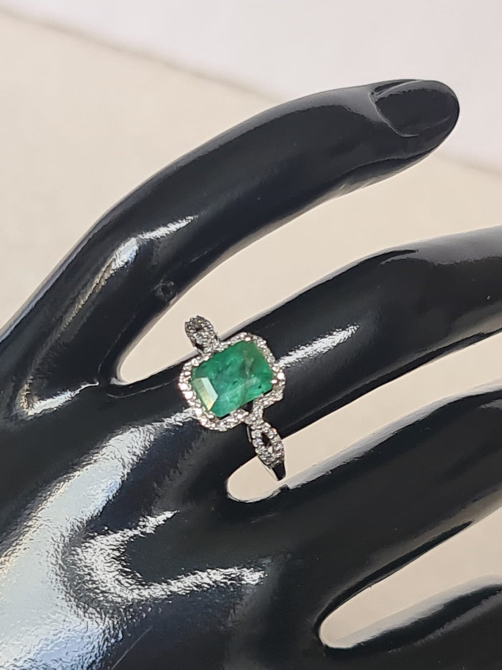 1.75 carat Natural Emerald 950 Platinum Ring with diamond-certified