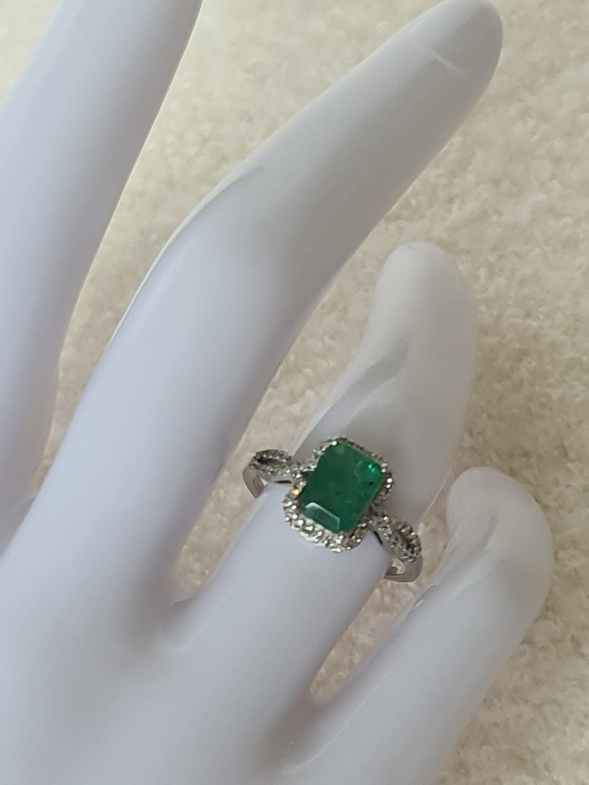 1.75 carat Natural Emerald 950 Platinum Ring with diamond-certified