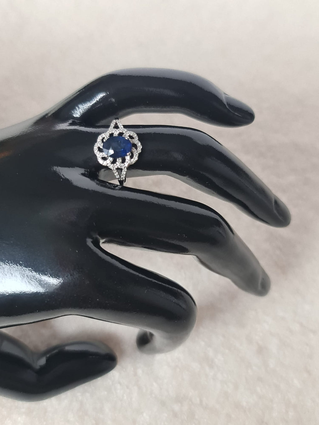 1.57ct natural sapphire with platinum ring-certified