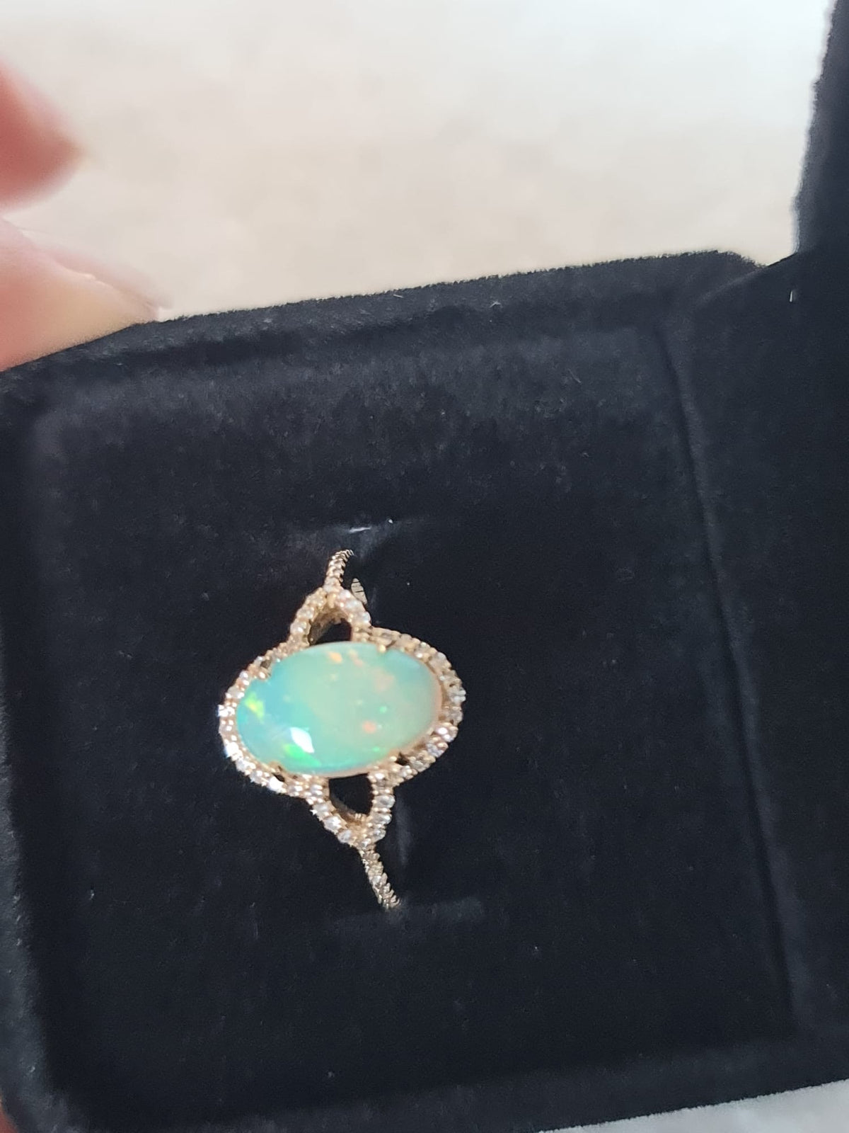 1.39 Ct Oval Cabochon Cut Natural Opal 14K Gold Ring-certified