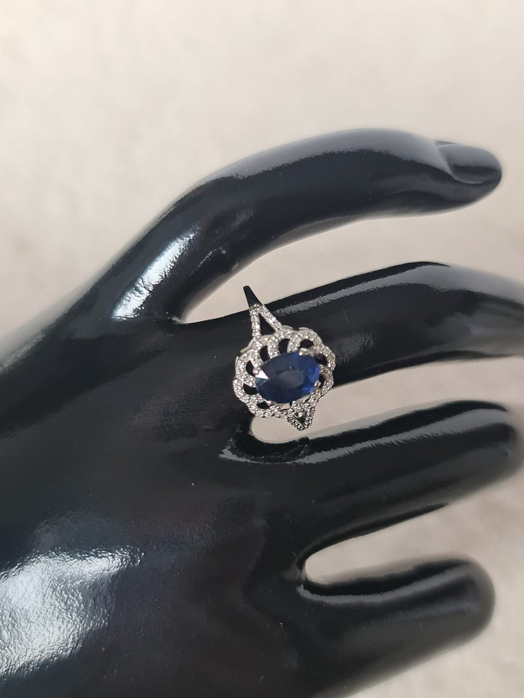 1.57ct natural sapphire with platinum ring-certified