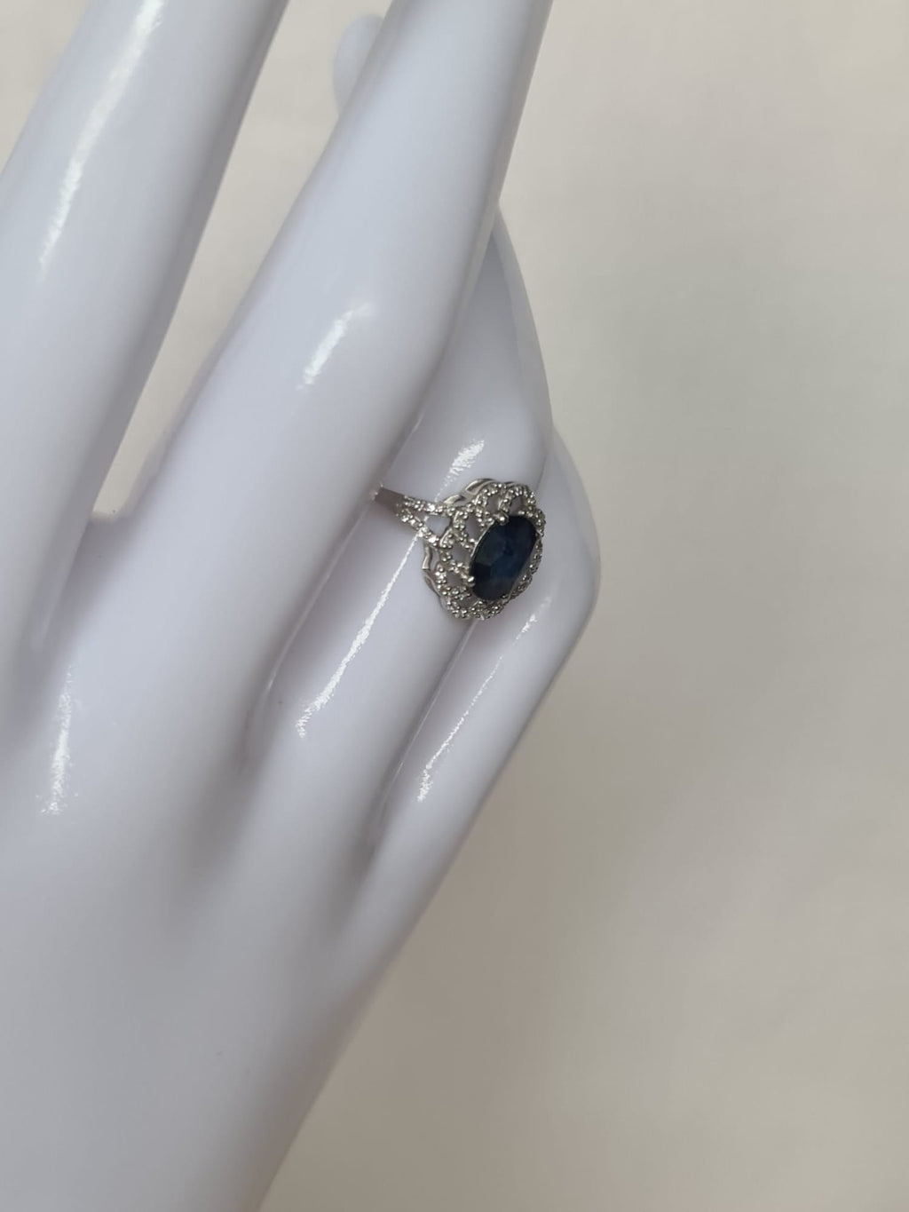 1.57ct natural sapphire with platinum ring-certified