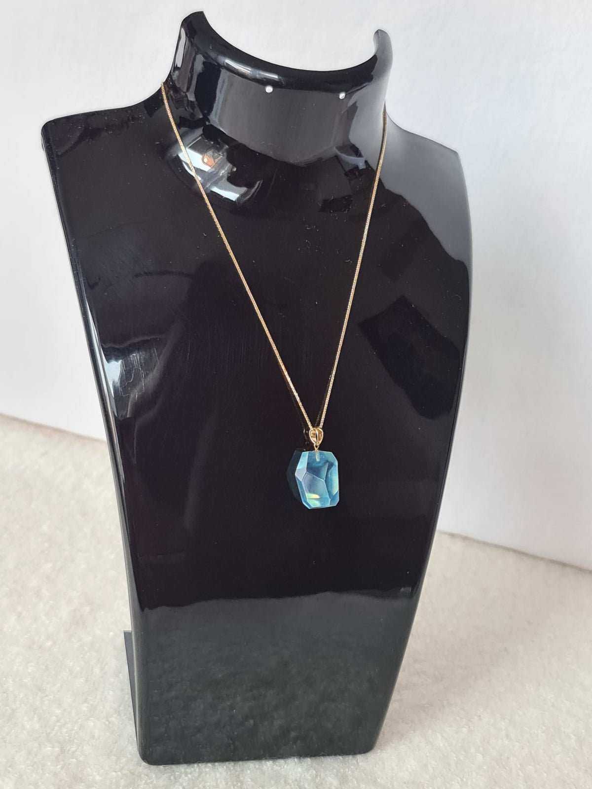 18k gold necklace with natural aquamarine pendant-certified