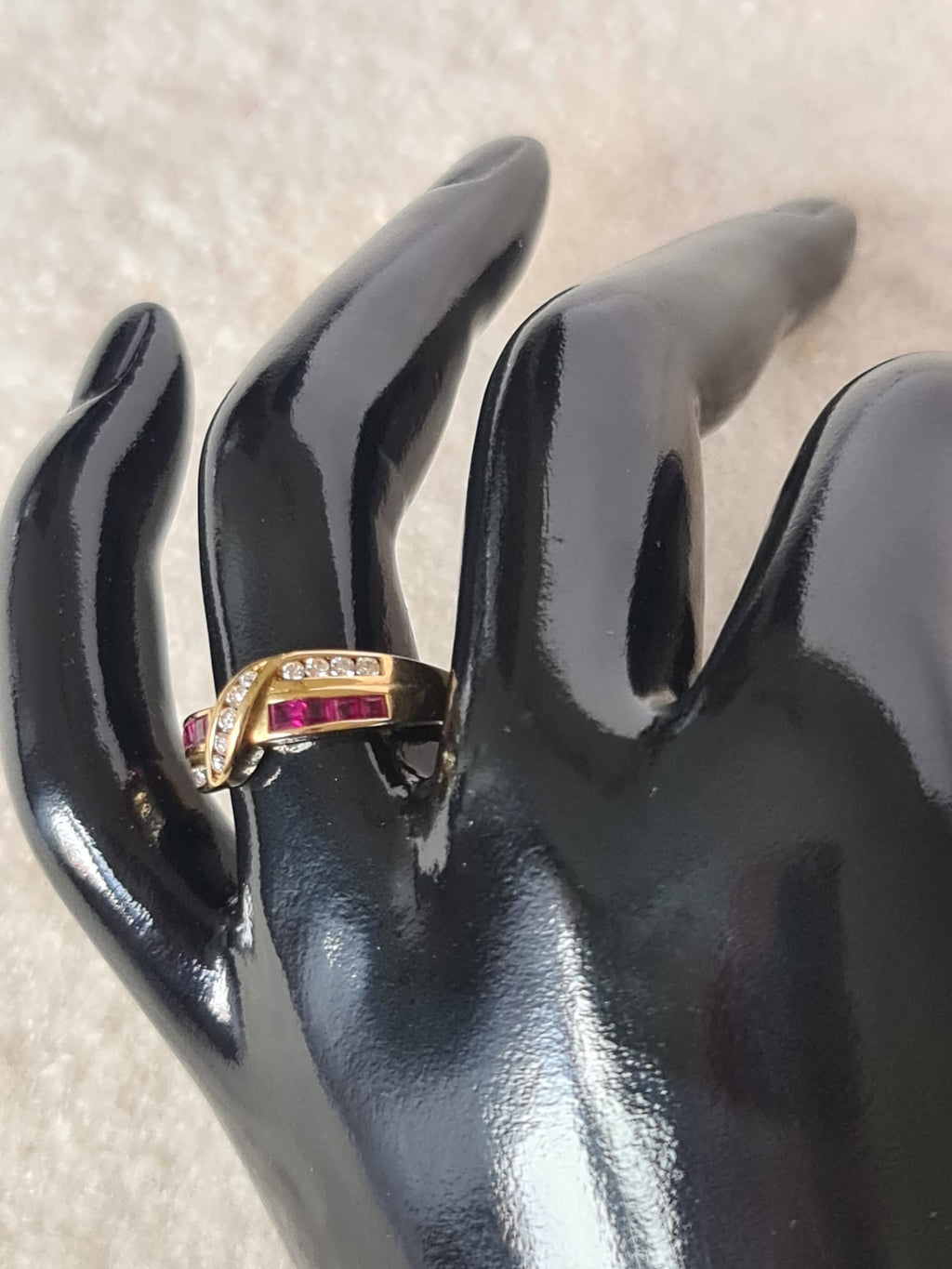18k gold ring with diamond