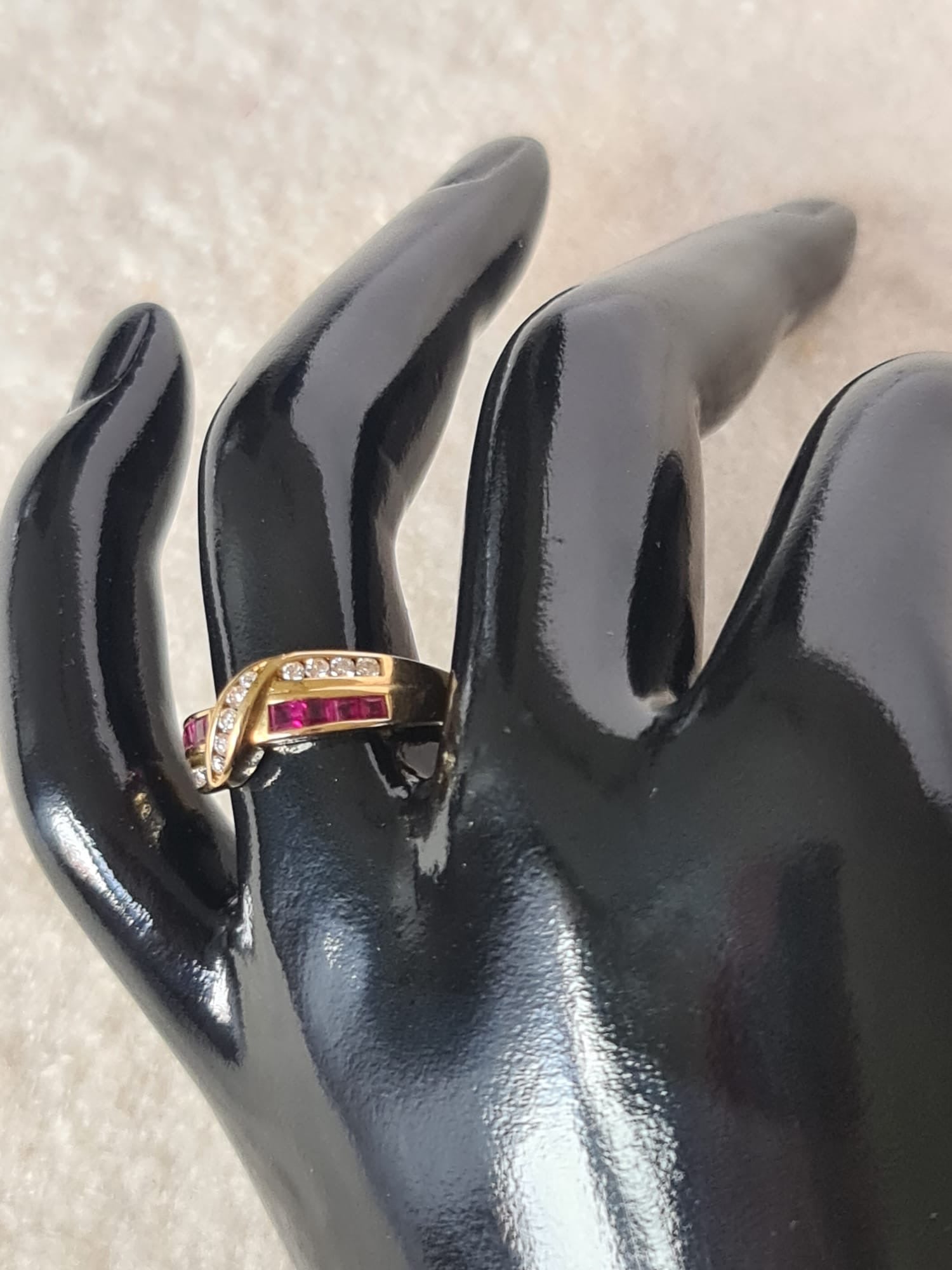 18k gold ring with diamond