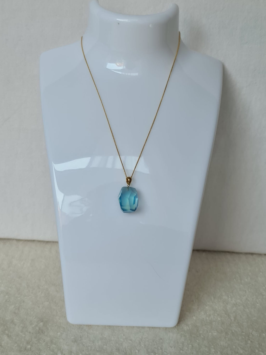 18k gold necklace with natural aquamarine pendant-certified