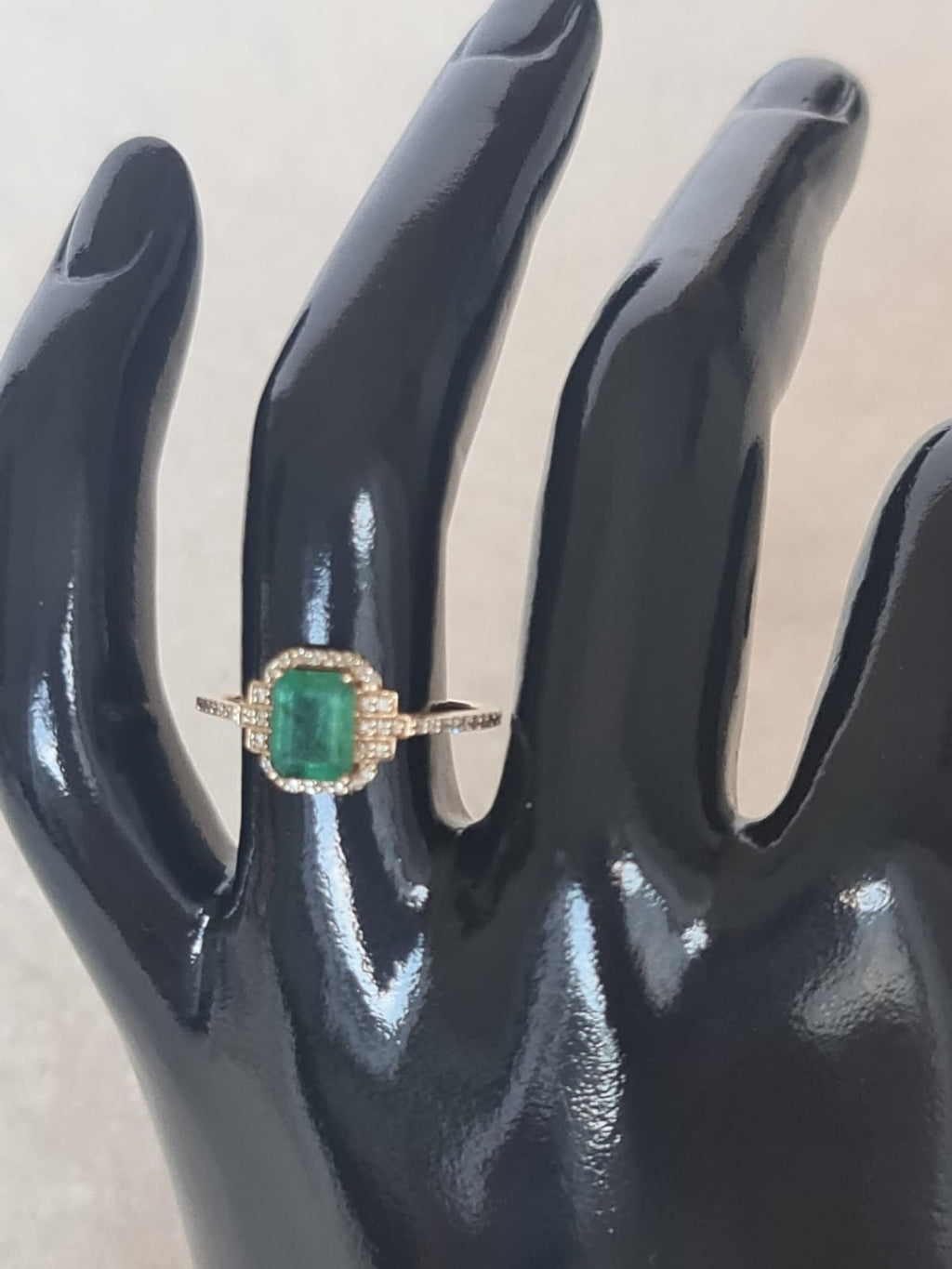 Special gold ring with emerald and diamonds-certified