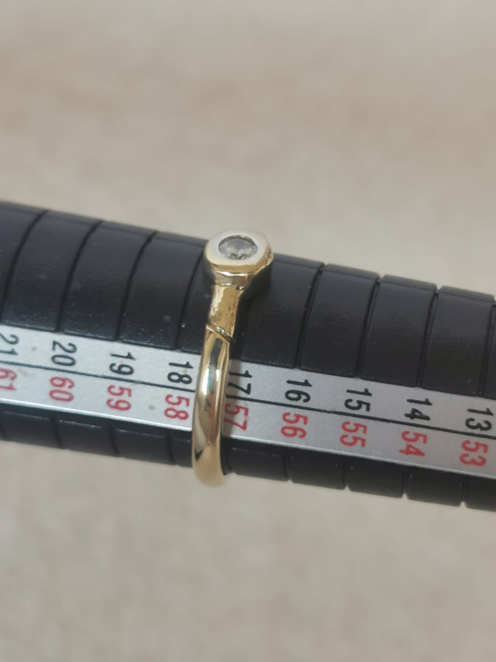 14k gold ring with natural diamond