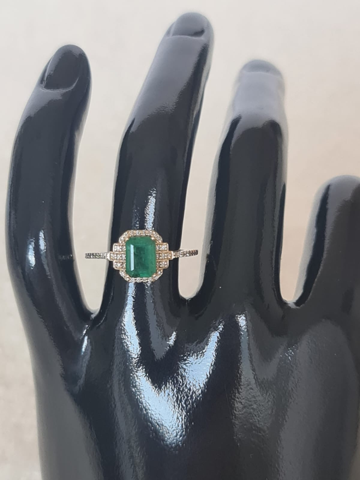 Special gold ring with emerald and diamonds-certified