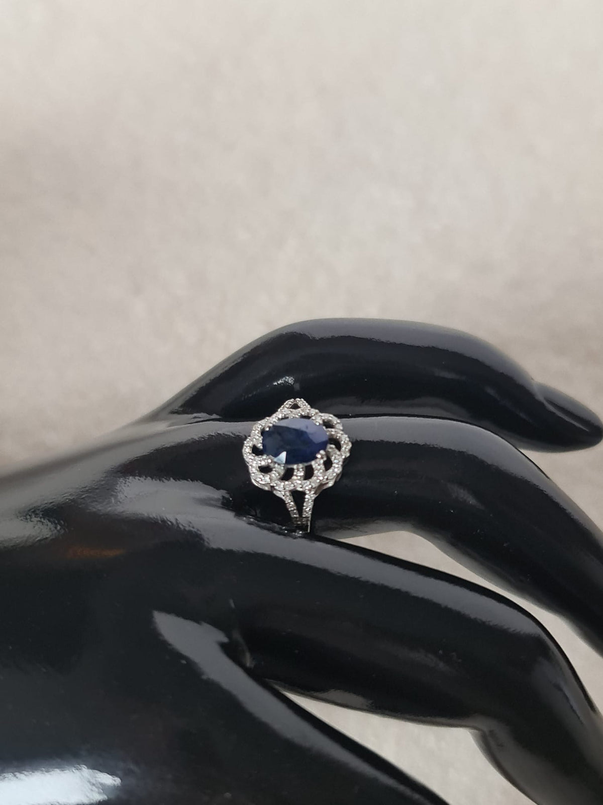 1.57ct natural sapphire with platinum ring-certified