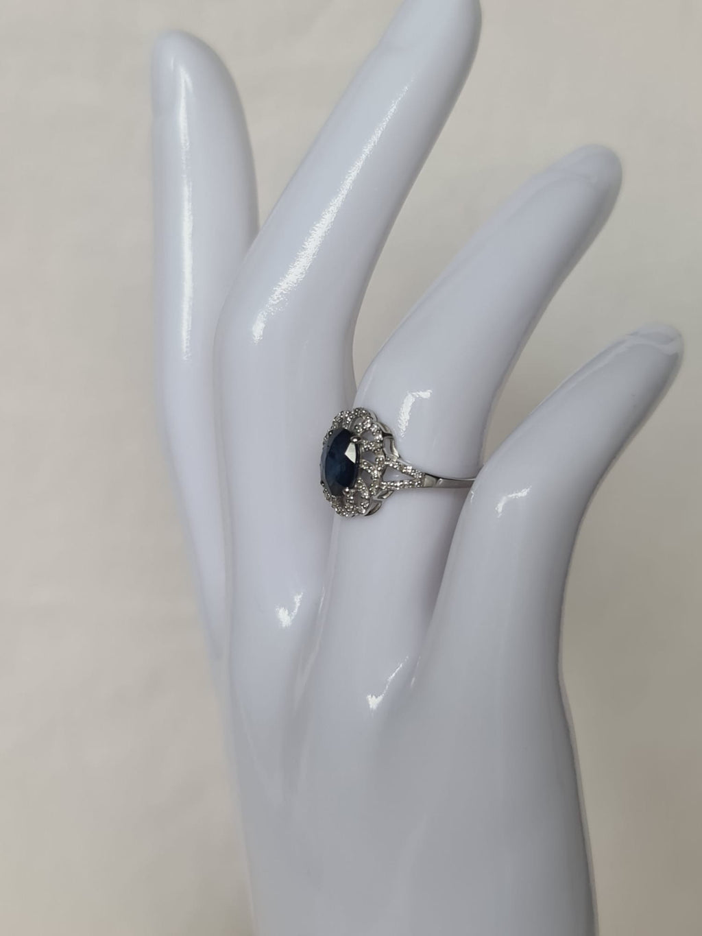1.57ct natural sapphire with platinum ring-certified