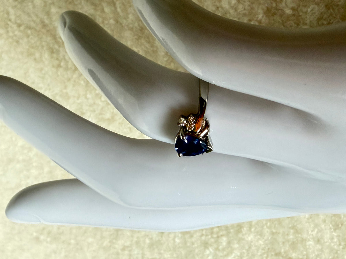 Gold ring with diamonds and tanzanite-certified