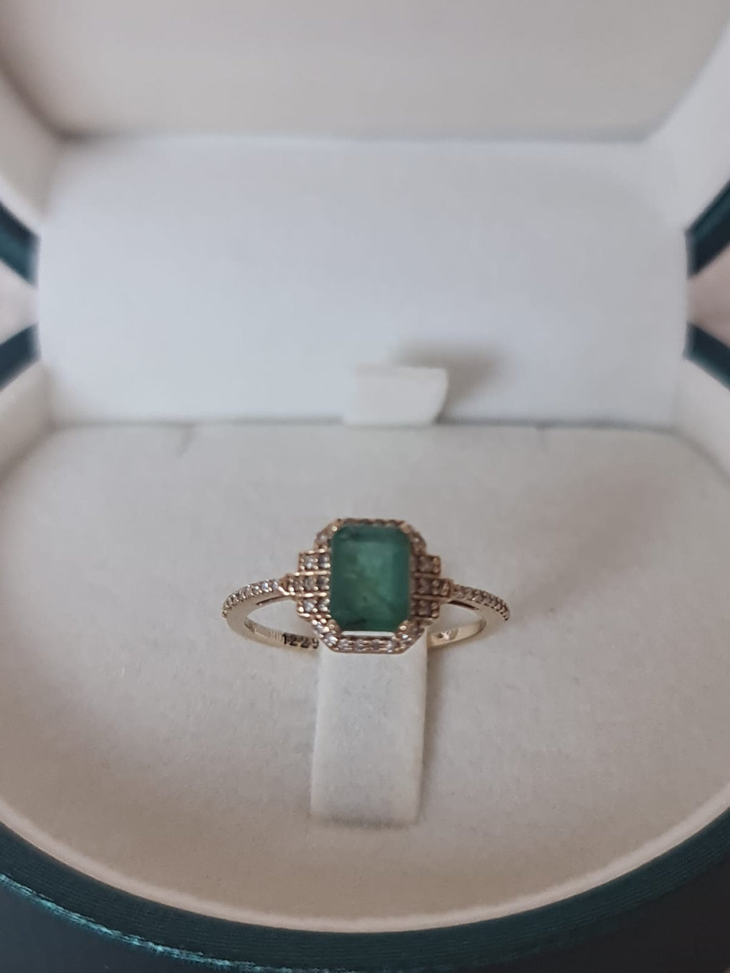 Special gold ring with emerald and diamonds-certified