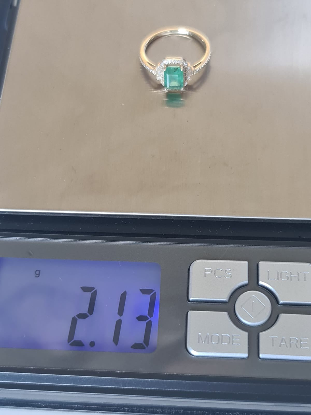 Special gold ring with emerald and diamonds-certified