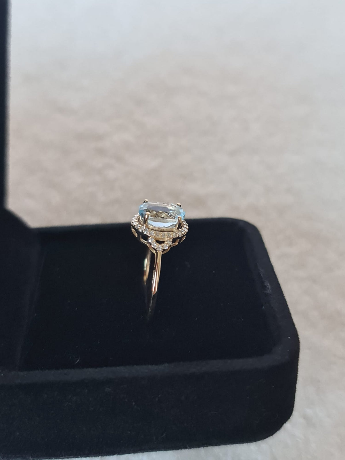 1.49 Ct Oval Mixed Cut
Natural Aquamarine 14K
Gold Ring-certified