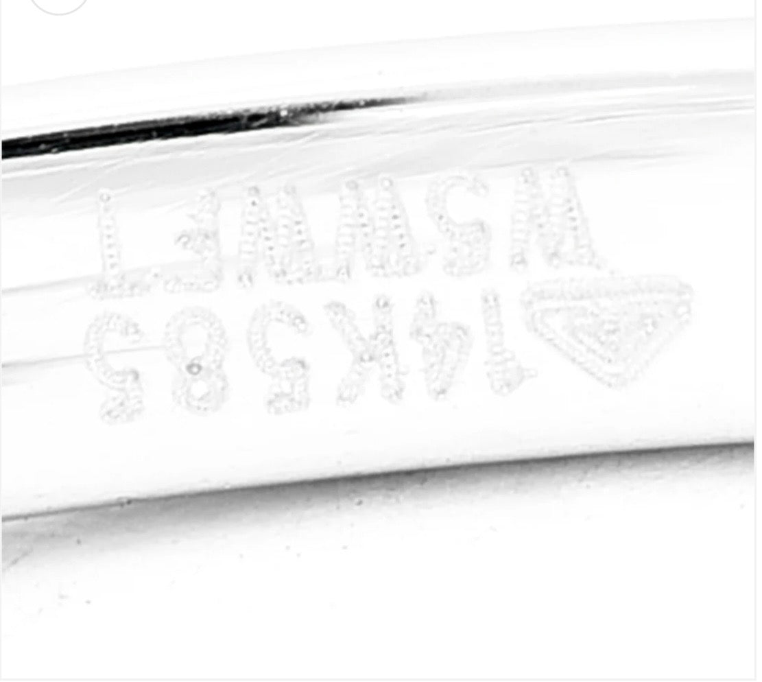 Special gold ring with large diamond-certified