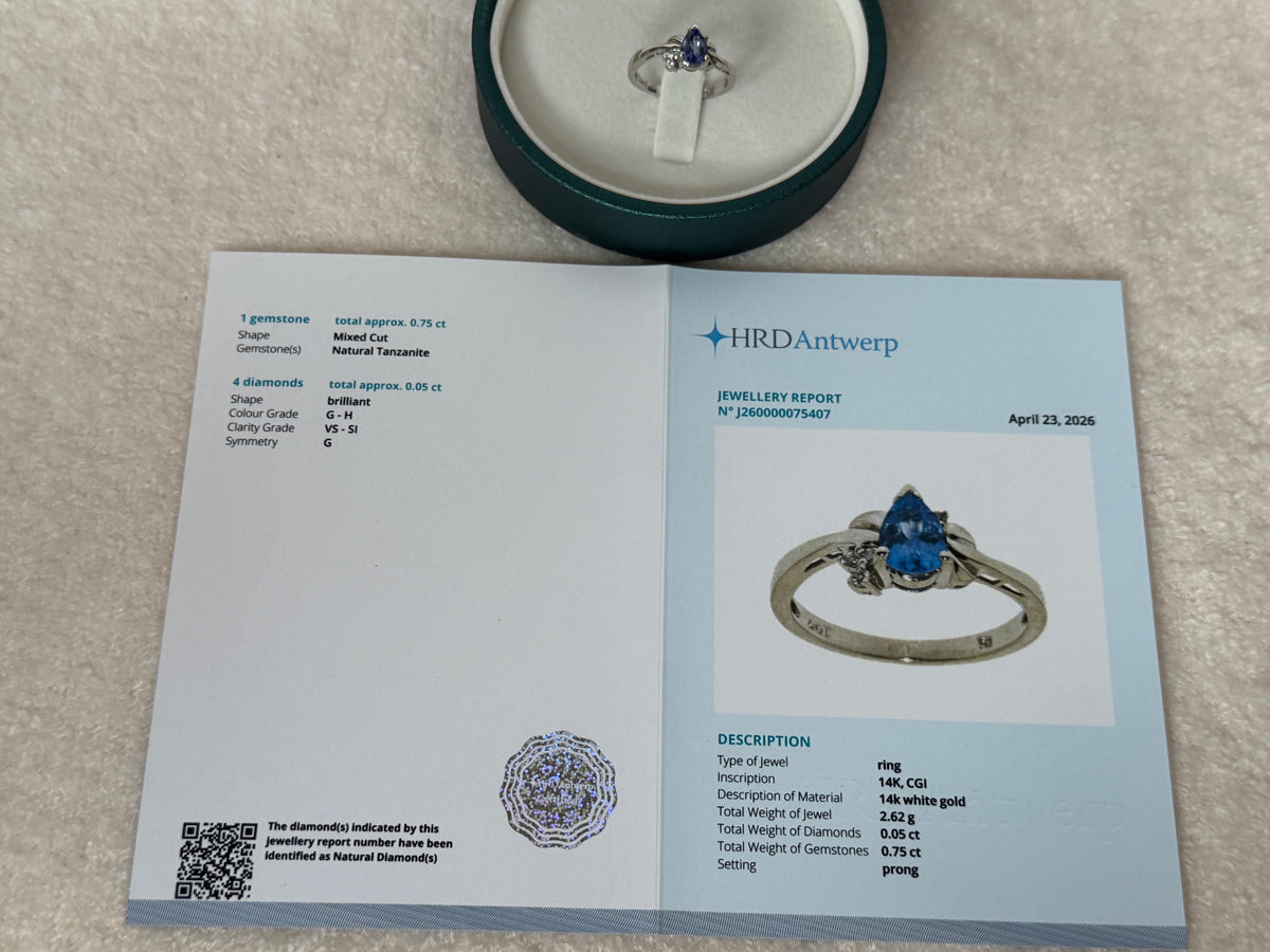 Gold ring with diamonds and tanzanite-certified