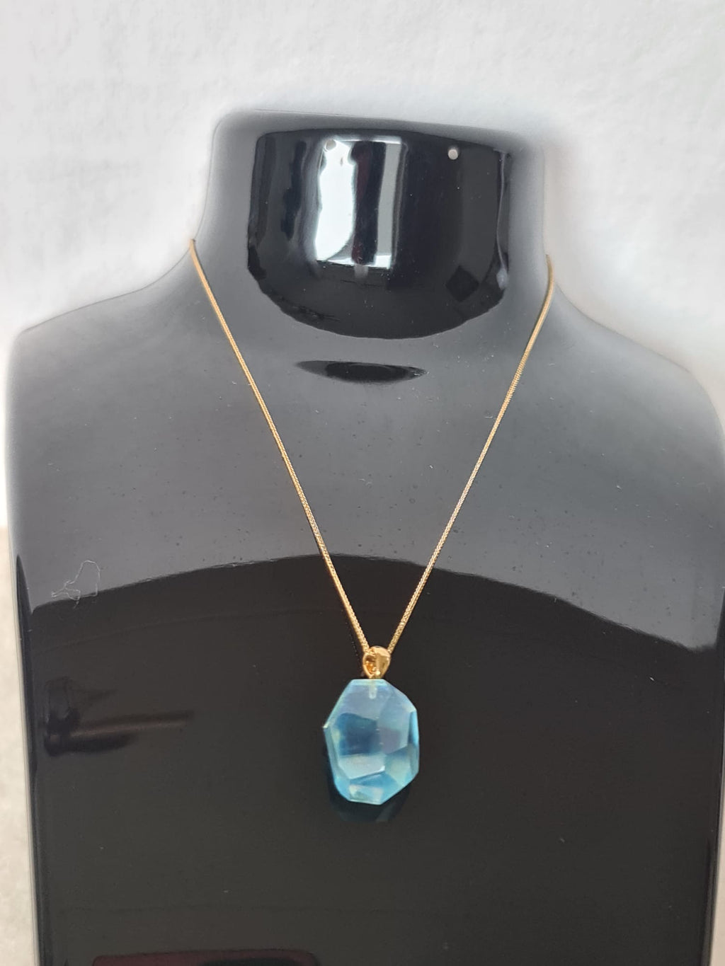 18k gold necklace with natural aquamarine pendant-certified
