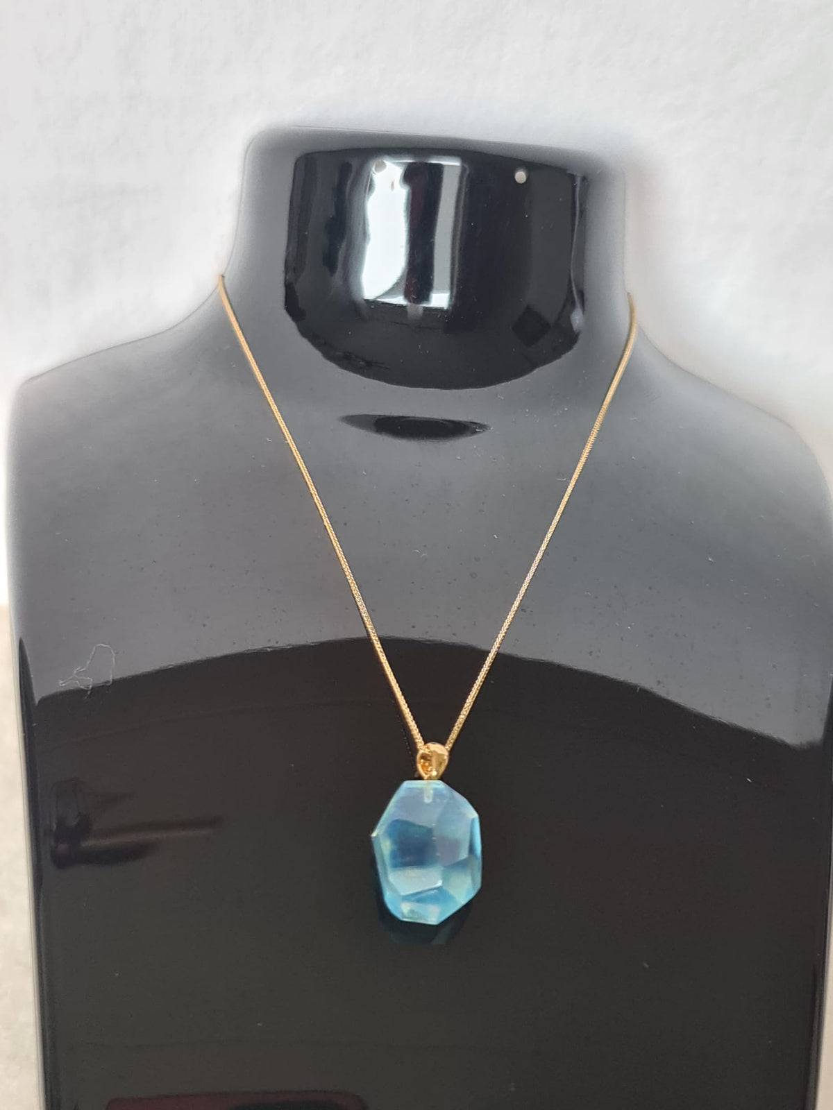 18k gold necklace with natural aquamarine pendant-certified