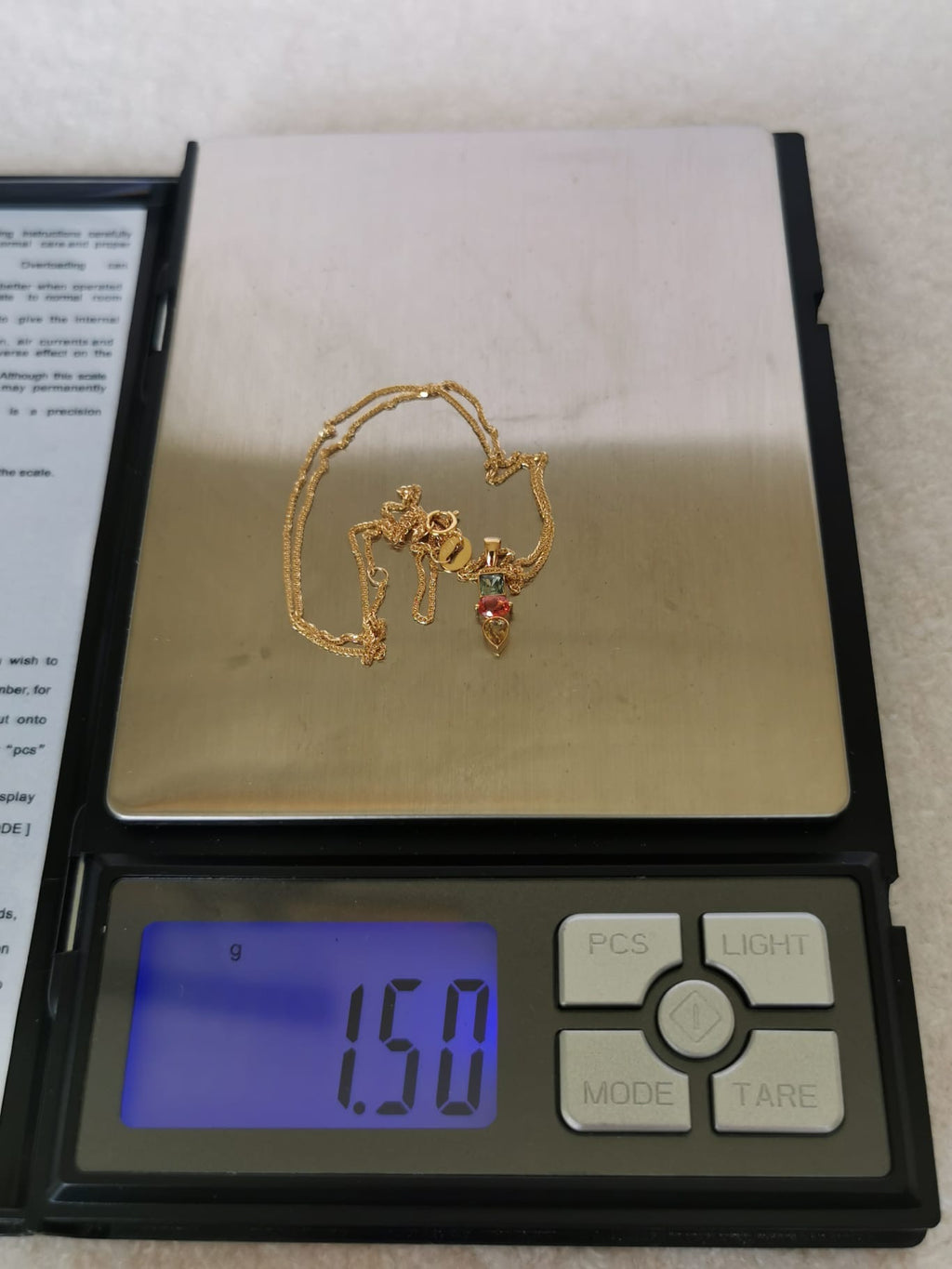18k gold necklace with sapphire pendant, certificated