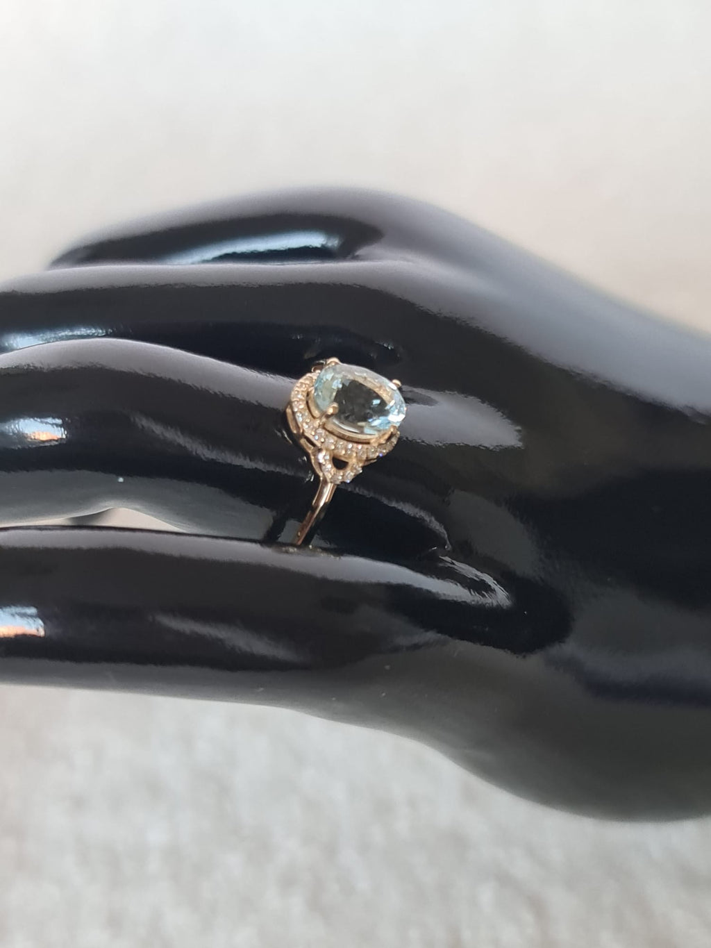 1.49 Ct Oval Mixed Cut
Natural Aquamarine 14K
Gold Ring-certified