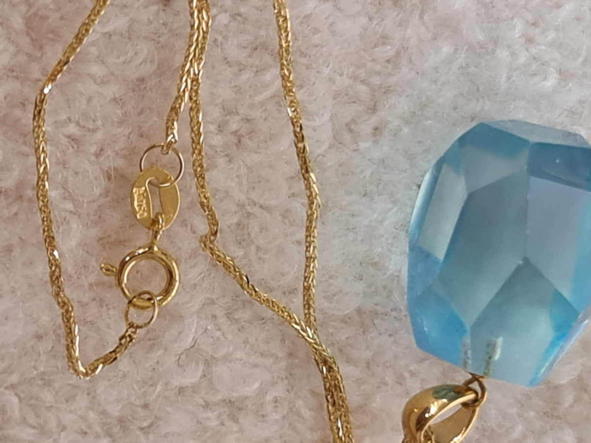 18k gold necklace with natural aquamarine pendant-certified