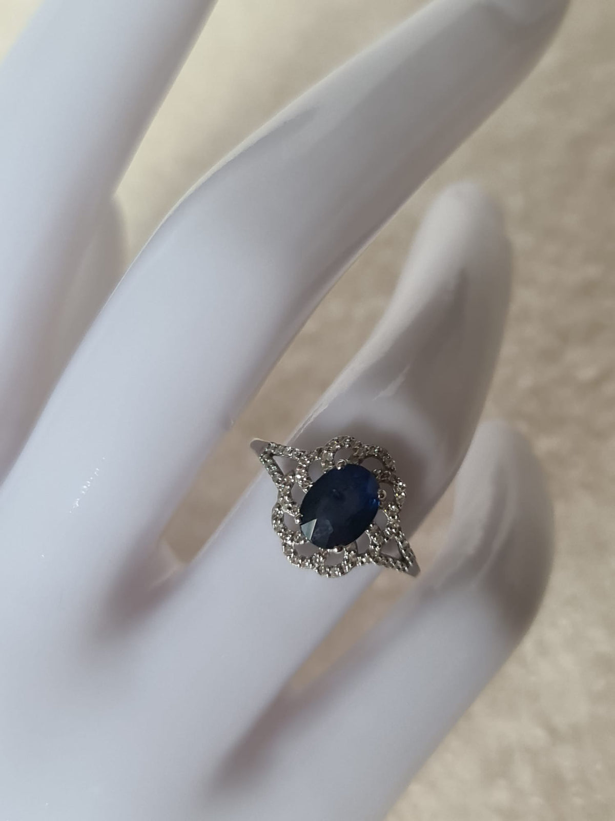 1.57ct natural sapphire with platinum ring-certified